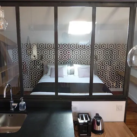 Otel 40 M2, 1 Yatak Odalı, 1 Banyolu , şehir Merkezi Bölgesinde 4*